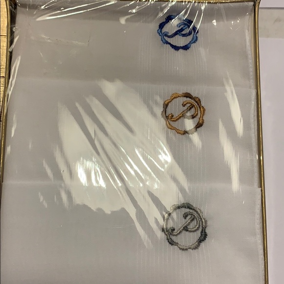 NWOT PERMANENT PRESS Fine Handkerchief Set of 3 - Picture 8 of 8